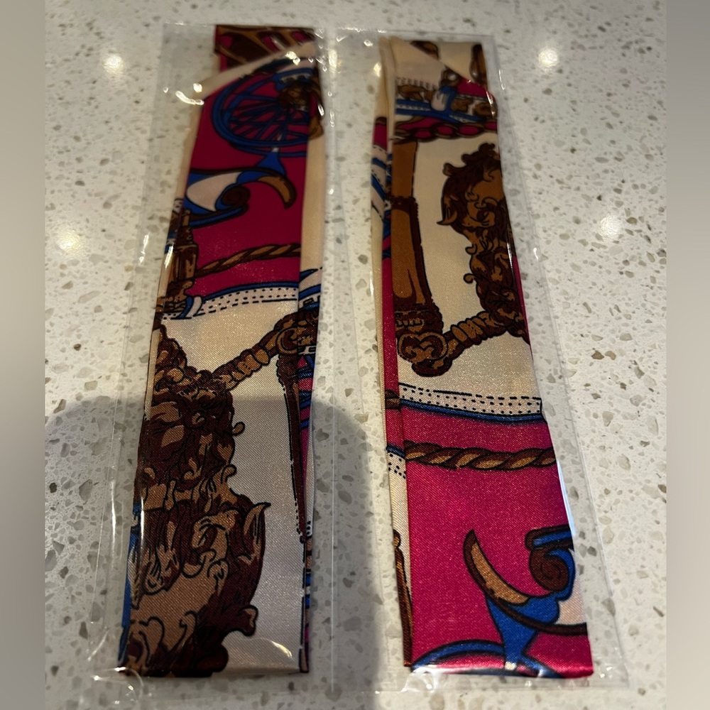 NIB - 1 pair of Elegant Purse Scarves with Intricate Design